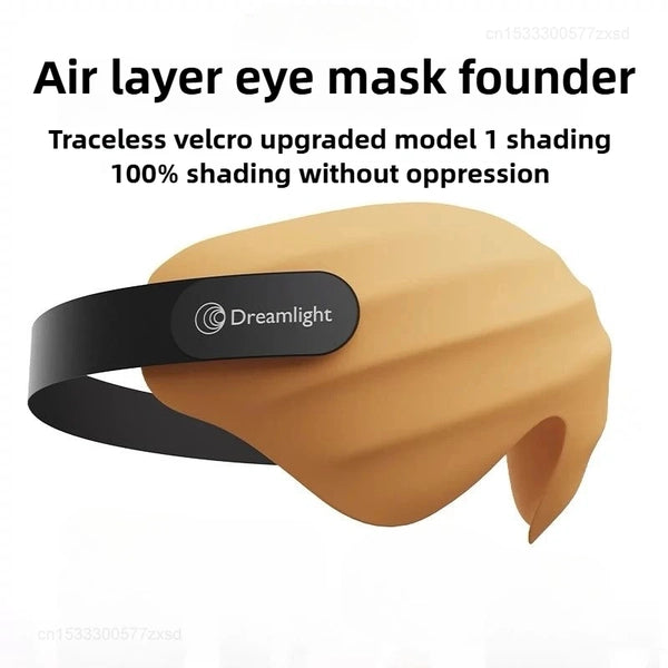 מסכת עיניים ארגונומית 4D מבית Dreamlight בגוון כחול עם רצועה שחורה, מבט תלת רבעי קלאסי על רקע לבן