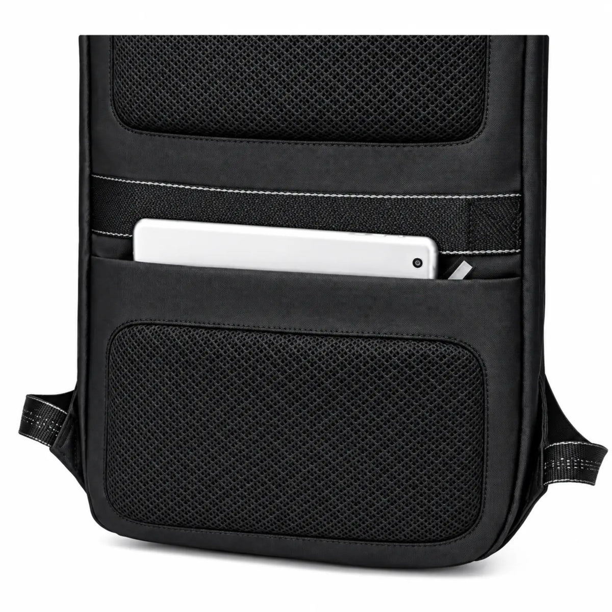 כיס אחורי נסתר לטלפון בגב תיק Arctic Hunter Pro B00451, מתחת לרצועת ההלבשה על טרולי, עם גב אורתופדי נושם ומרופד