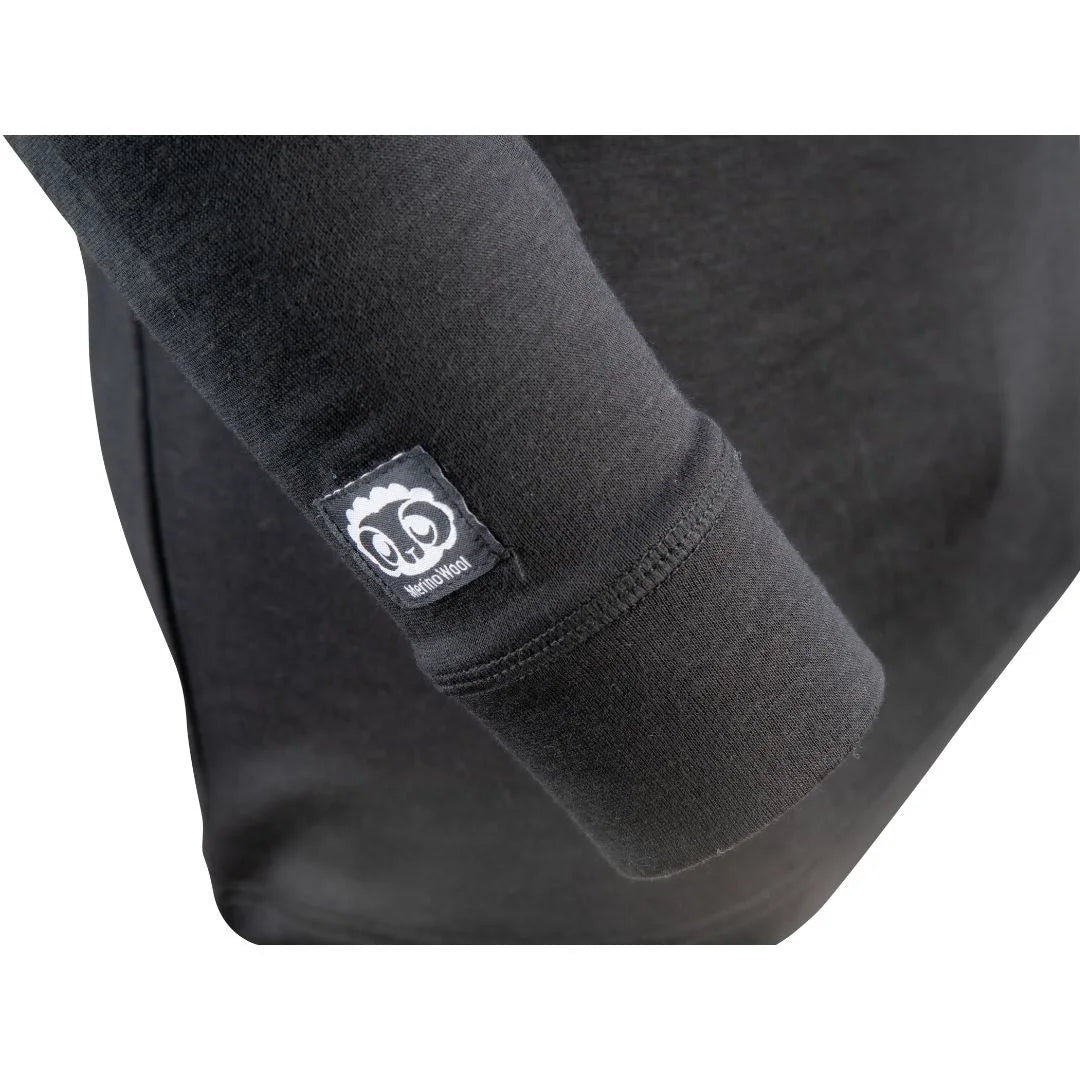 תג Merino Wool על שרוול חולצת Go Nature Level 2, בד היברידי 20% צמר מרינו ו-80% פוליאסטר