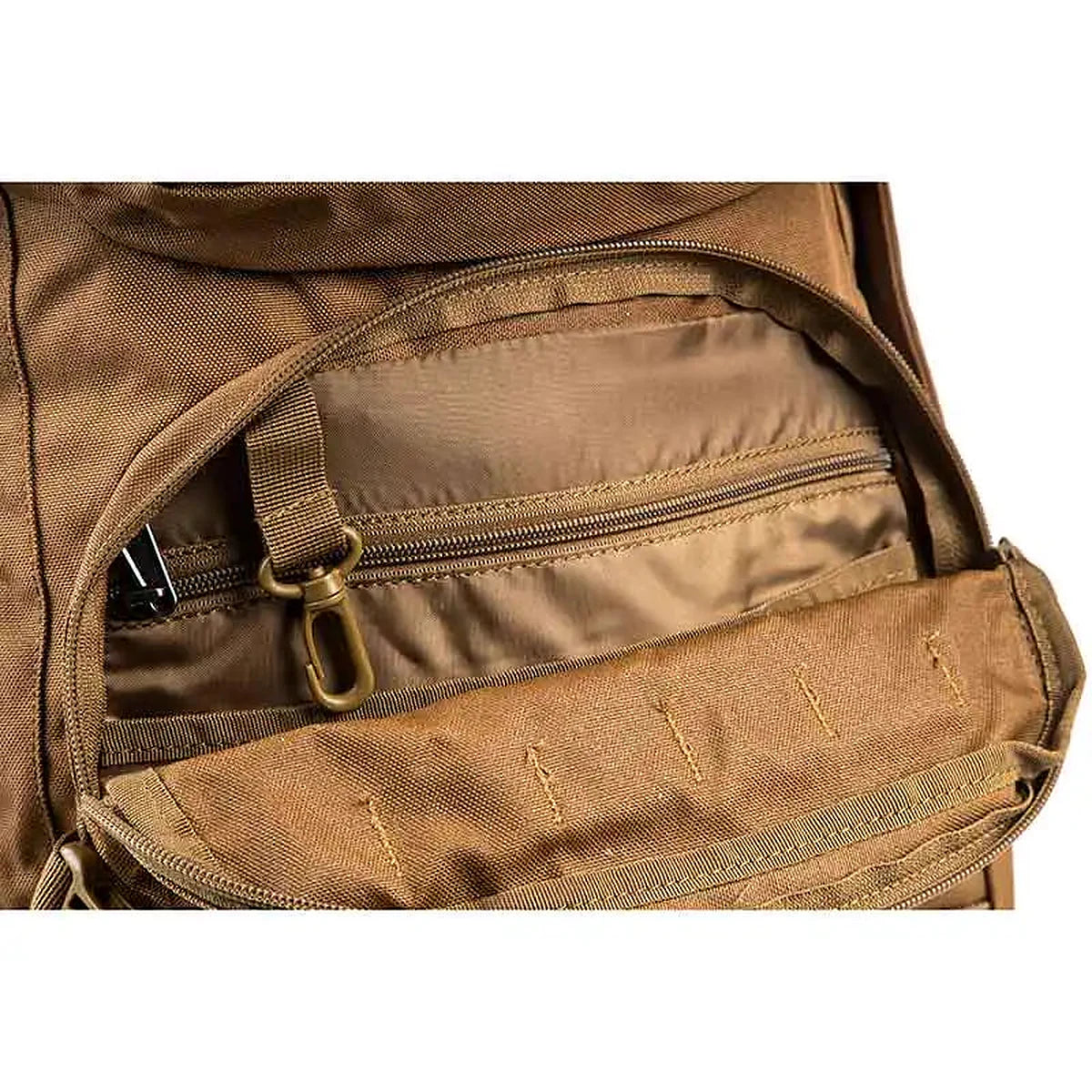 תא קדמי פתוח של תרמיל Go Nature Tasmania MK-1 עם ארגונית פנימית, תפס למפתחות ורוכסן אבטחה מובנה