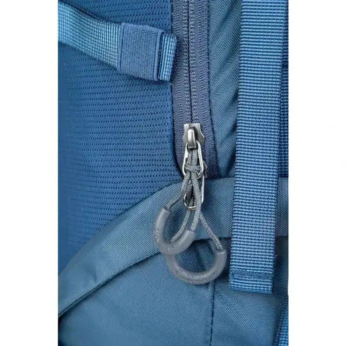 תקריב רוכסן YKK איכותי עם ידית משיכה ובד Oxford 420D עמיד של תרמיל GoNature Partner