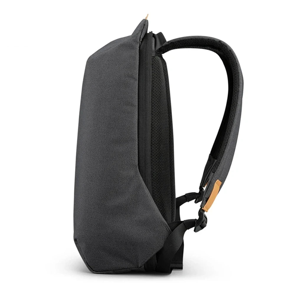 תיק גב Kingsons Travel Light KS3207W למחשב נייד בצבע אפור כהה, פרופיל צד עם רצועות כתף ארגונומיות