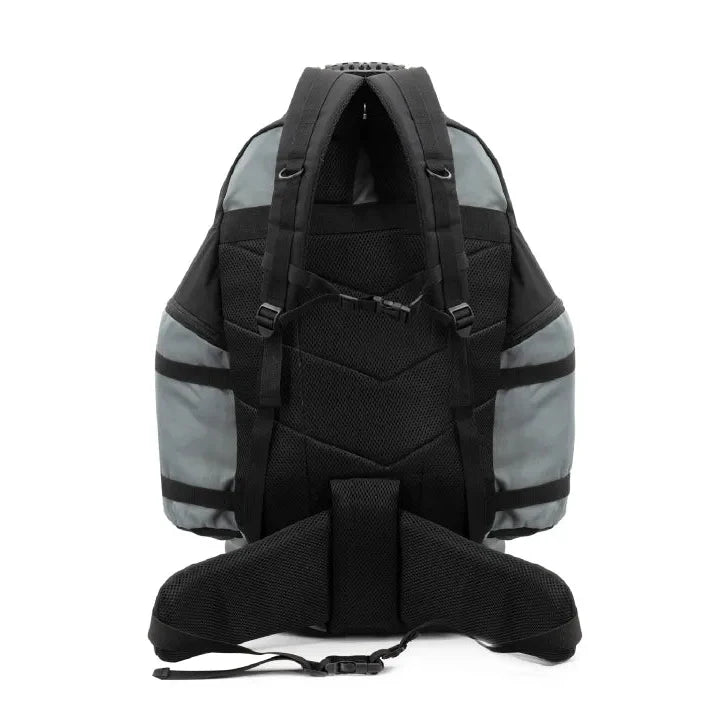תיק גב SWISS STAR 90L אפור מבט גב, כתפיות מרופדות ורצועת מותן תמיכה אורתופדית לנשיאה נוחה