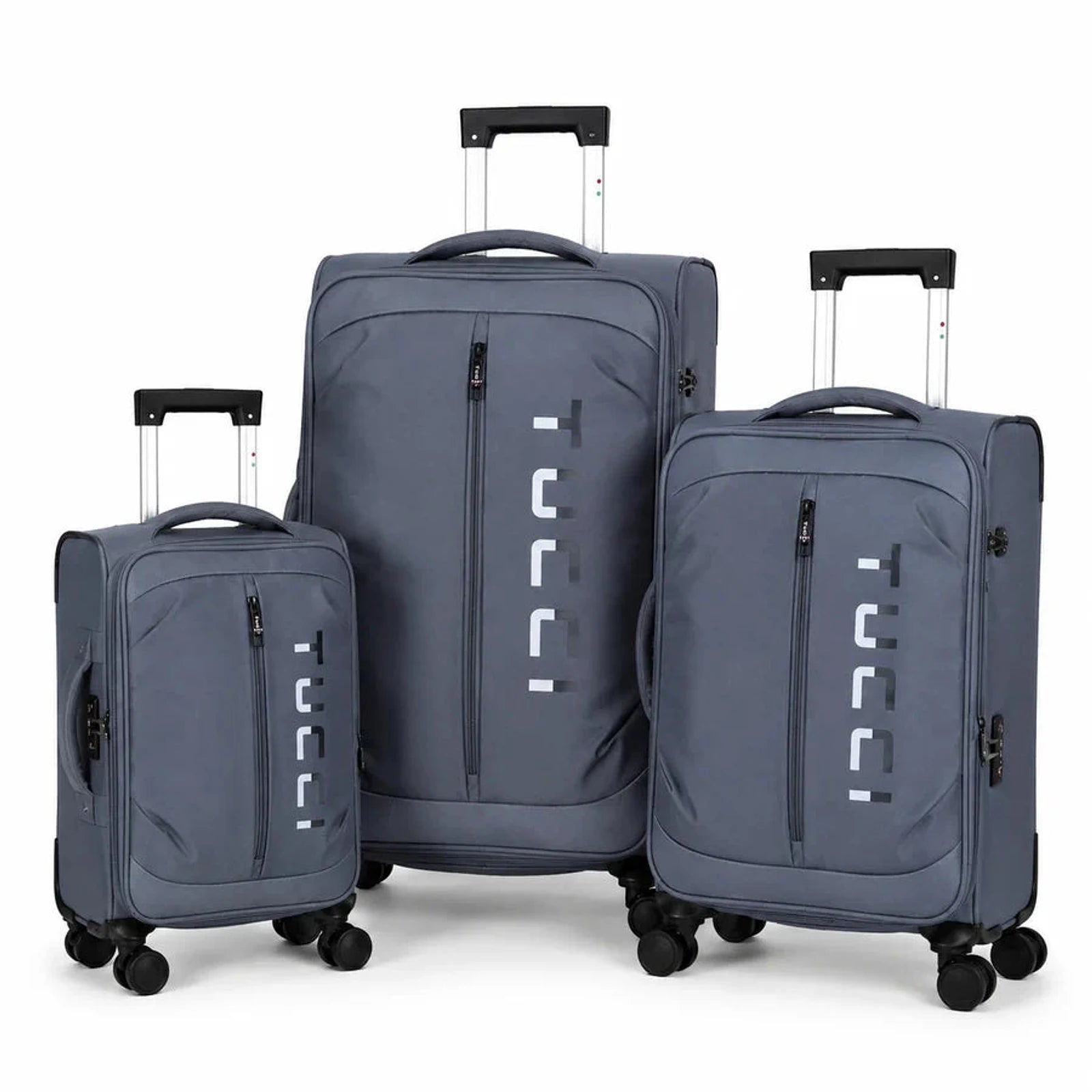 סט מזוודות TUCCI LEGGERO שלישייה בצבע אפור כהה, שלוש מזוודות בד בגדלים 20, 24 ו-28 אינץ׳ בתצוגה פרונטלית