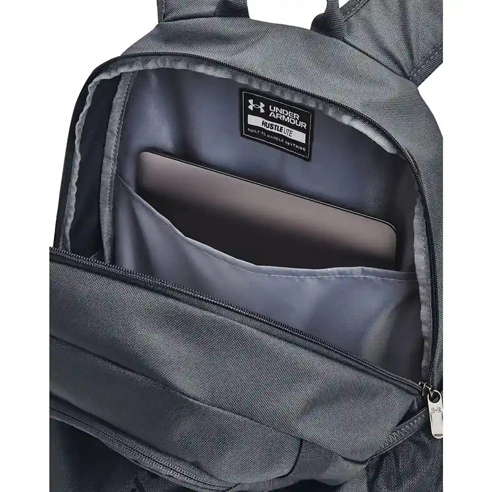 התא הפנימי המרופד למחשב נייד בתיק הגב Under Armour Hustle Lite 26L אפור