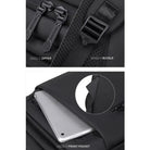 תיק גב Arctic Hunter B00534 תקריב על רוכסן עמיד במים ואבזם קשיחים עם תא קדמי לאייפד