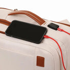תיק עלייה למטוס נשי CABIN FLUX Alexa עם שקע טעינה חיצוני USB, טעינת טלפון נוחה בזמן תנועה בנסיעה