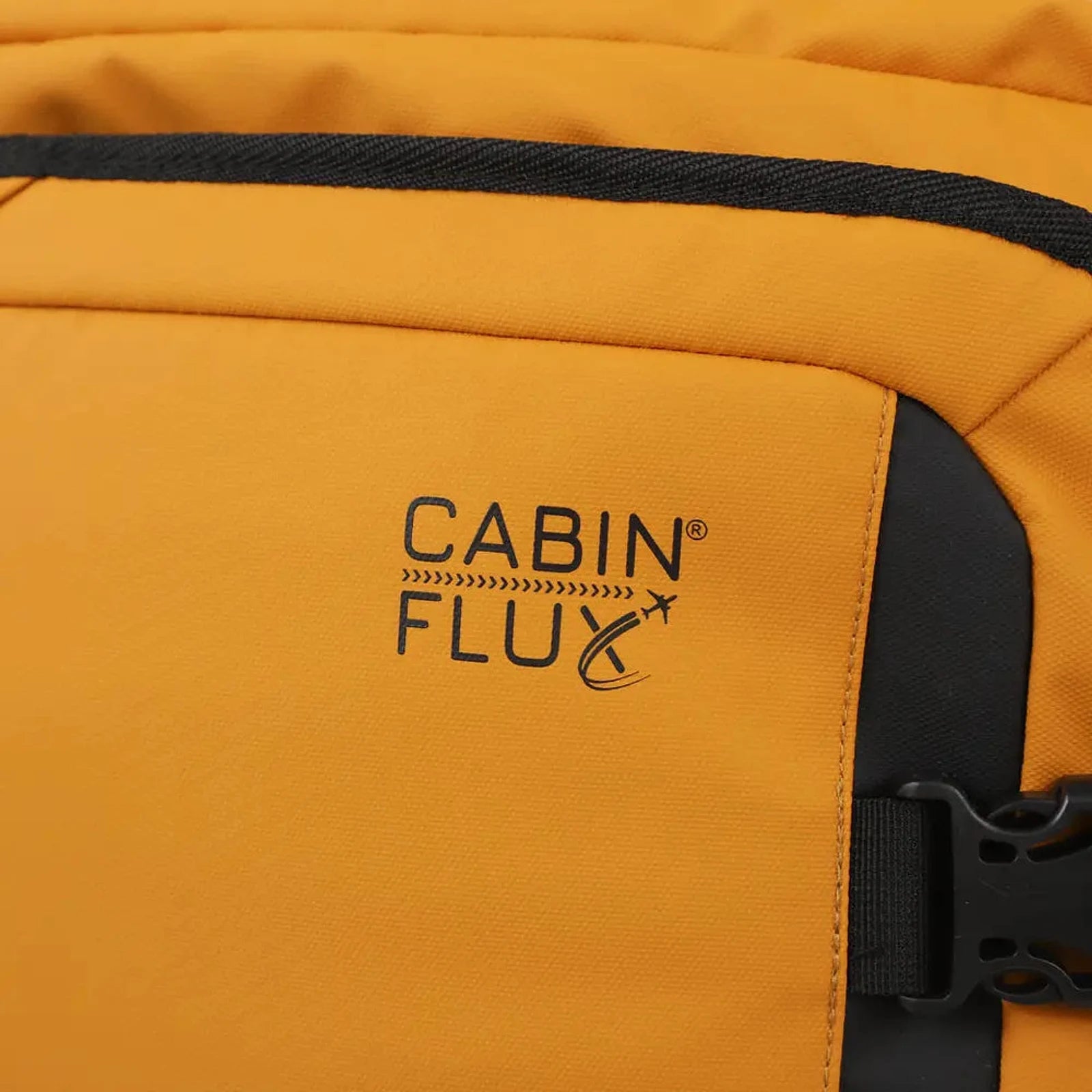 תיק דאפל טרולי CABIN FLUX BUFFALO 45 ליטר תקריב לוגו על בד בליסטיק ניילון דוחה מים בטכנולוגיה WaterProof