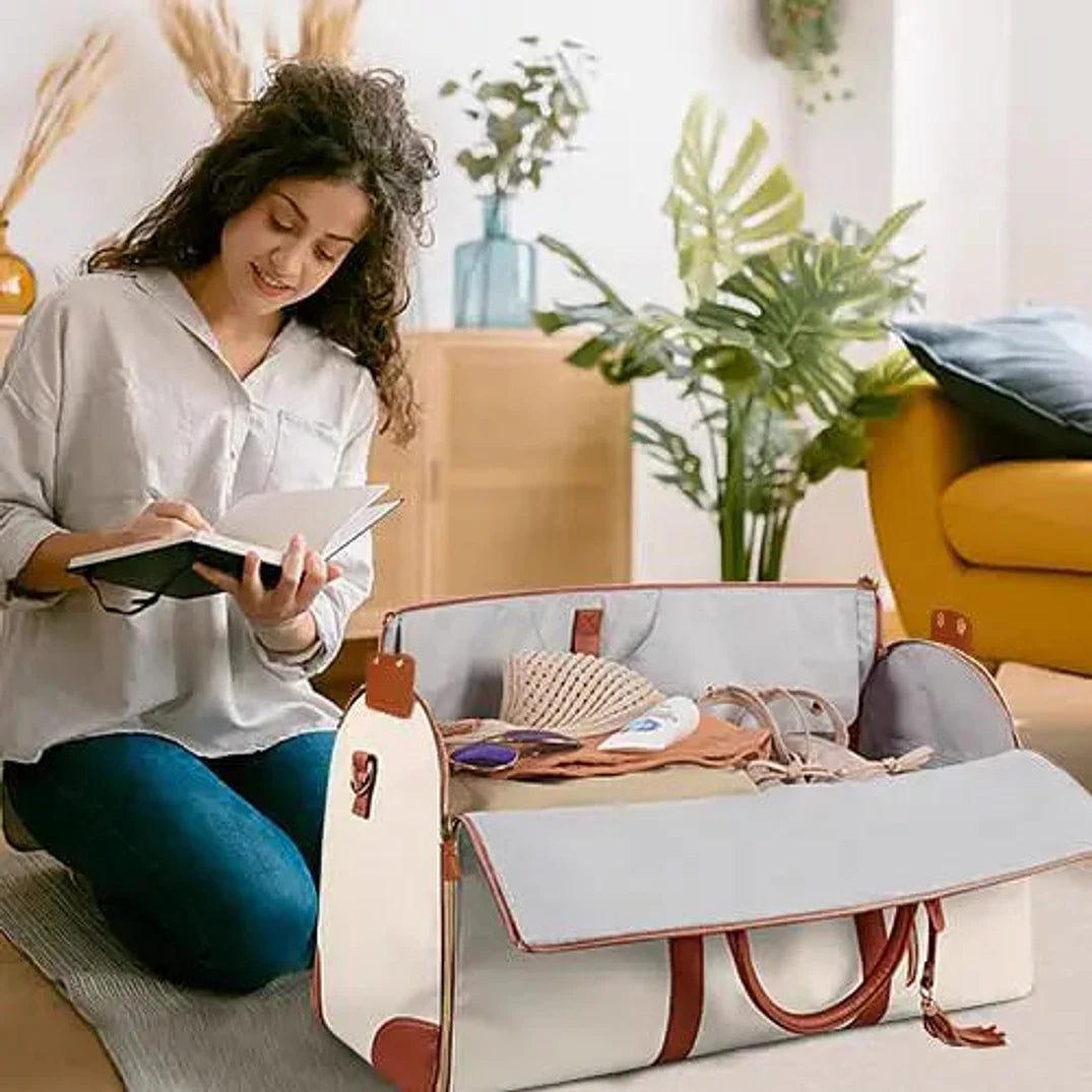 תיק נסיעות COMFORT MAGIC BAG בצבע קרם מזוודת יד 40 ליטר עם פתיחה מלאה בסלון הבית לאריזת חופשה