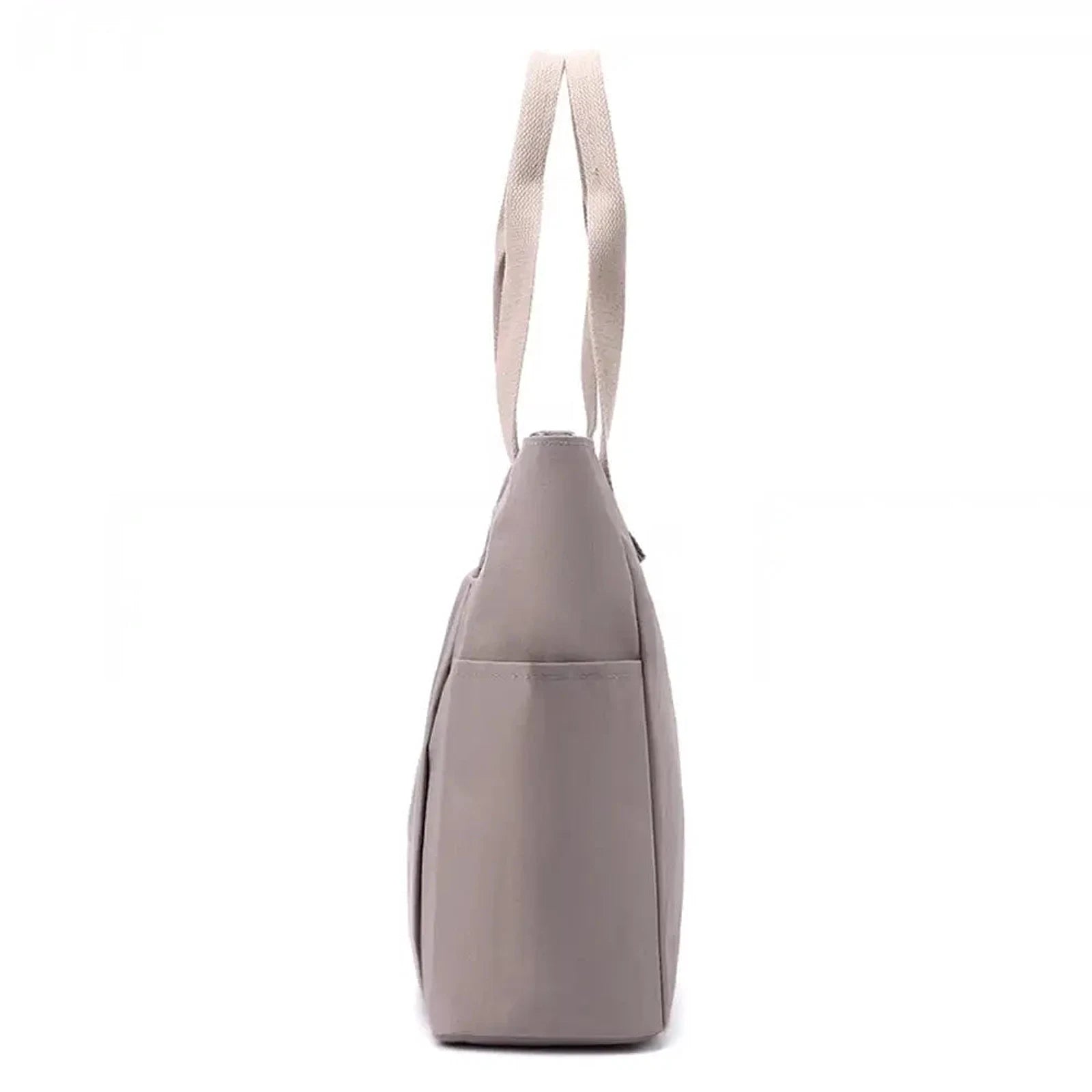 תיק צד COOLPASE דגם Carry Travel Tote מבט מהצד עם עומק של 18 סנטימטר וכיסי צד, ידיות נשיאה ארוכות