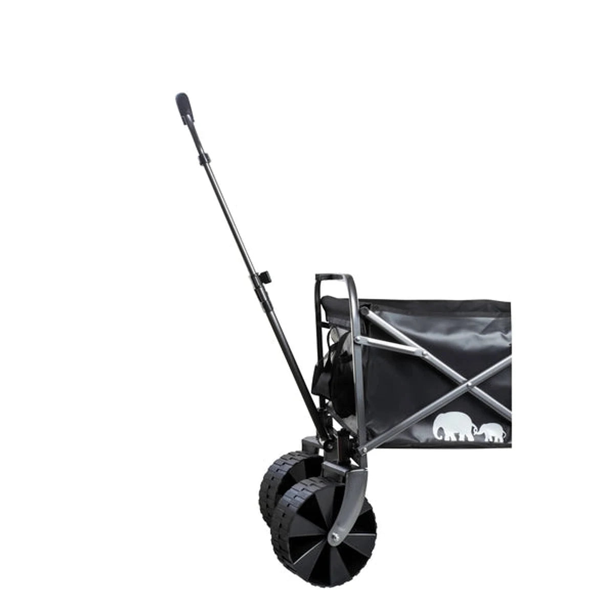 מבט צד על עגלת קמפינג Go Nature Camper פתוחה עם ידית טלסקופית מורמת וגלגלי שטח שחורים רחבים לחול ודשא