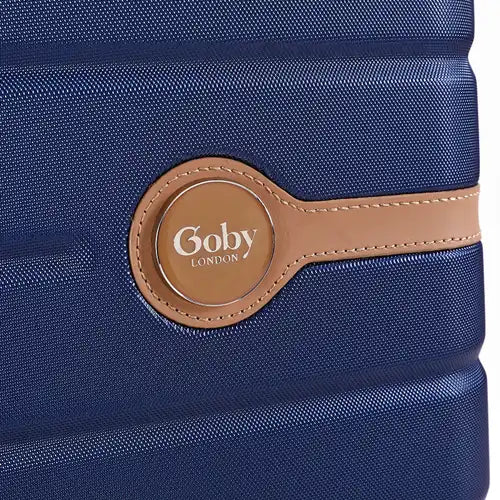 מזוודה קשיחה Goby London JUPITER עליה למטוס 20 אינץ', תקריב לתג מיתוג מעור, גימור פרימיום אנגלי