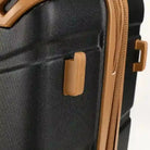 וו תלייה צדדי חום על דופן מזוודת Goby London Vegas שחורה מסט 29-25-20 אינץ' לתליית שקית Duty Free
