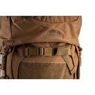 תרמיל טרקים Go Nature Savana MK-3 50 ליטר, אבזם רצועת אגן נשלפת ולוגו רקום, תקריב פרט