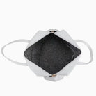 תיק נסיעות Kate Hill Bloom Overnight Tote פתוח מלמעלה, בטנה פנימית שחורה עם הדפס פרחוני איכותי