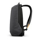 תיק גב Kingsons Travel Light KS3207W למחשב נייד בצבע אפור כהה, פרופיל צד עם רצועות כתף ארגונומיות