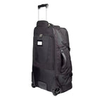 מבט אחורי תלת רבעי על דאפל Outdoor Revolution Base Camp PRO 1200D עם ידית טלסקופית נשלפת ותג רישום פרטים