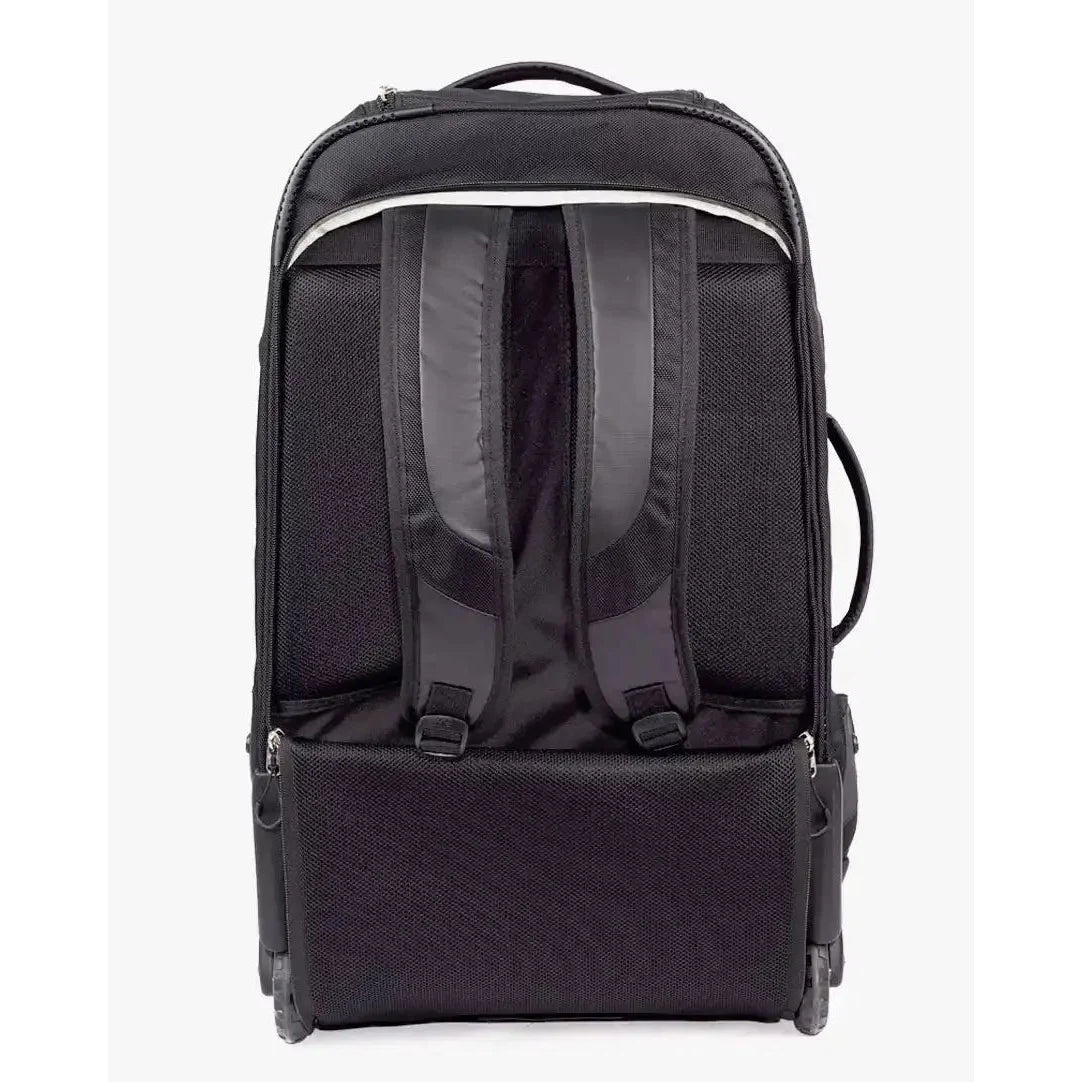 מבט אחורי על Base Camp Pro 30 שחור עם כתפיות מרופדות מערכת גב AirFlow מאווררת וגלגלי PU