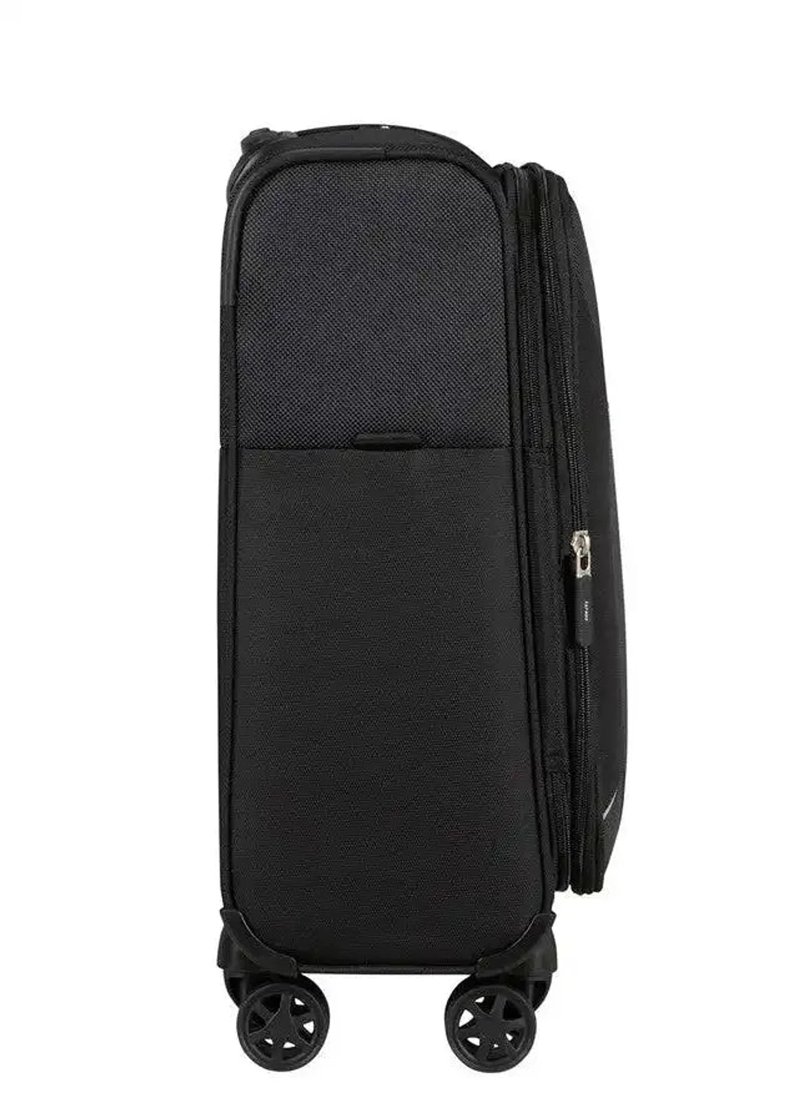 מבט צד על מזוודת עליה למטוס Samsonite Base Breeze עם כיס צד חיצוני ברוכסן לאחסון נגיש, בד בליסטיק ניילון דוחה מים