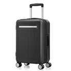 מזוודת טרולי עלייה למטוס Samsonite Modus 55 ס״מ בצבע שחור, מבט קדמי בזווית עם הידית הטלסקופית פתוחה