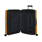 מזוודה מתרחבת Samsonite Upscape בצבע צהוב במבט פנימי - בטנה נשלפת לכביסה ורצועות אלסטיות להידוק