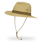 כובע פדורה Sunday Afternoons Ventura Hat בצבע בז' עם שוליים 7 ס"מ ורצועת סנטר, הגנת UPF 50+, 100% פוליאסטר, מבט זווית