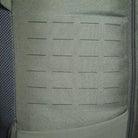 תרמיל יום טקטי Tatonka EDC Pack 30 BC בצבע זית, תקריב על רצועות MOLLE צד לחיבור ציוד נוסף