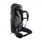 תרמיל טרקים TATONKA Yukon 70+10 ליטר, פיזור משקל עם מערכת גב V2, כושר נשיאה עד 25 קילוגרם, מבט אחורי בזווית