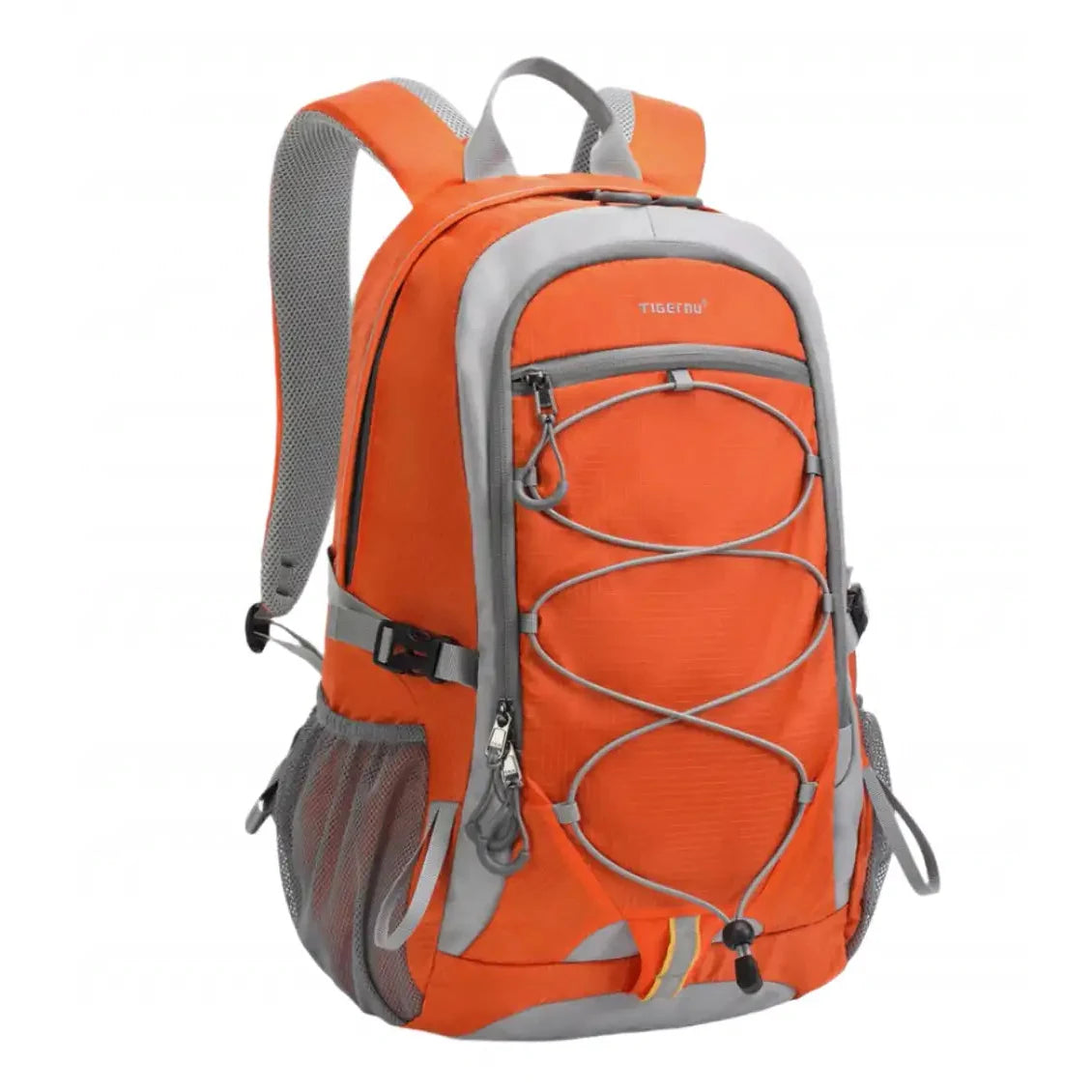 תרמיל נסיעות Tigernu Casual Sport T-B9500 בצבע כתום, נפח 28 ליטר עם תא למחשב נייד 15.6 אינץ, מבט בזווית