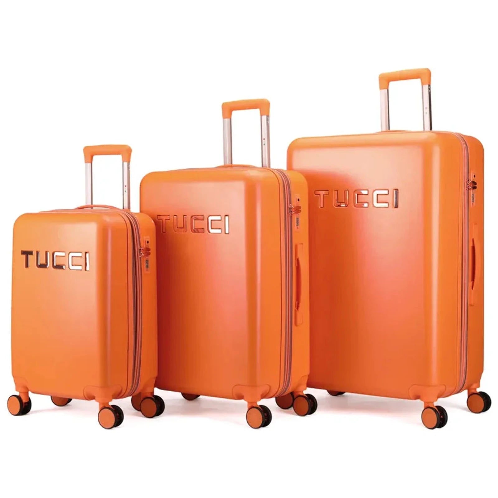 סט שלוש מזוודות קשיחות מתרחבות TUCCI דגם RECCOLTO בצבע כתום, עיצוב איטלקי עם מנעול TSA וגלגלי ספינר, מבט תלת רבעי