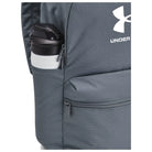 תיק גב Under Armour Loudon 25L בצבע אפור - כיס רשת בצד עם בקבוק שתייה ולוגו Under Armour