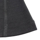 קלוז-אפ שולי חולצה ותפר צד של חולצה תרמית Wilderness Wear Light Merino, בד מרינו 160 גרם, גימור מקצועי